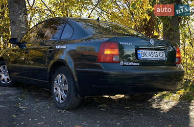 Седан Volkswagen Passat 1999 в 
