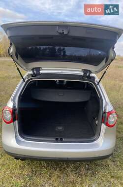 Универсал Volkswagen Passat 2010 в 