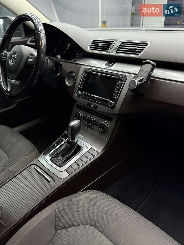 Універсал Volkswagen Passat 2012 в Чернівцях фото 27 Універсал Volkswagen Passat 2012 в Чернівцях