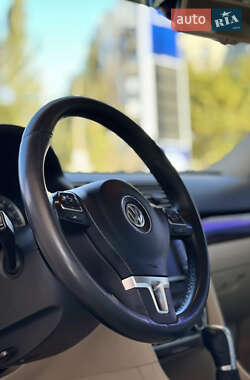 Седан Volkswagen Passat 2011 в 