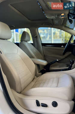 Седан Volkswagen Passat 2011 в 
