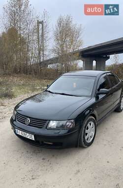 Седан Volkswagen Passat 1996 в Киеве