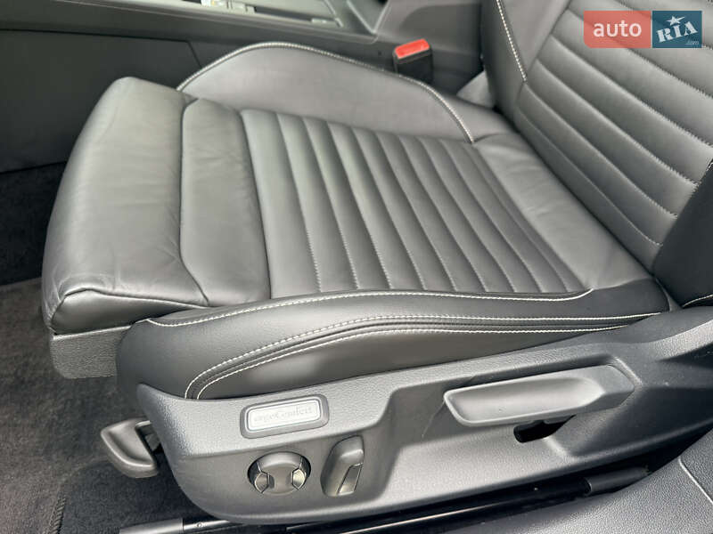 Универсал Volkswagen Passat 2020 в Киеве фото 13 Универсал Volkswagen Passat 2020 в Киеве