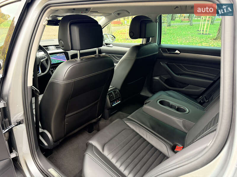 Универсал Volkswagen Passat 2020 в Киеве фото 17 Универсал Volkswagen Passat 2020 в Киеве