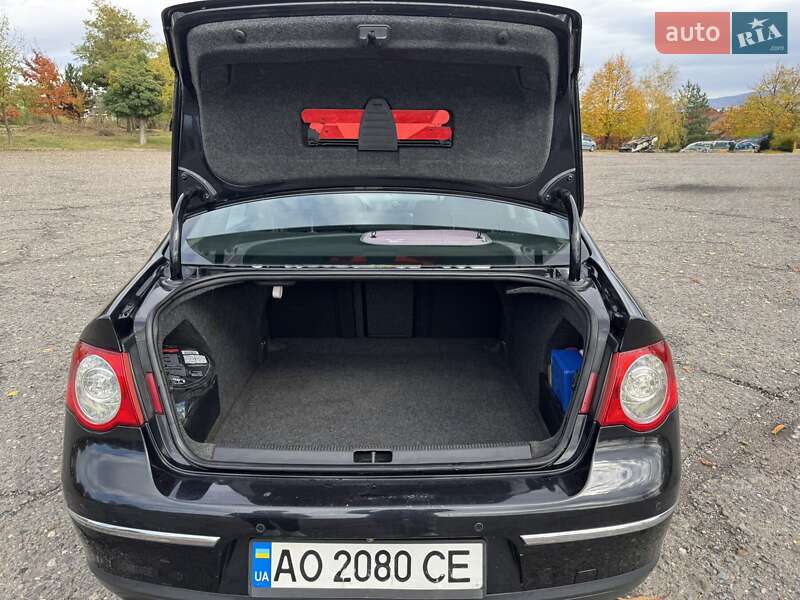 Седан Volkswagen Passat 2008 в Ужгороде