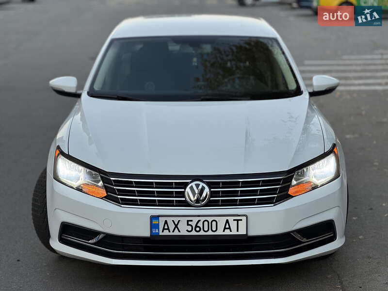 Седан Volkswagen Passat 2018 в Харькове