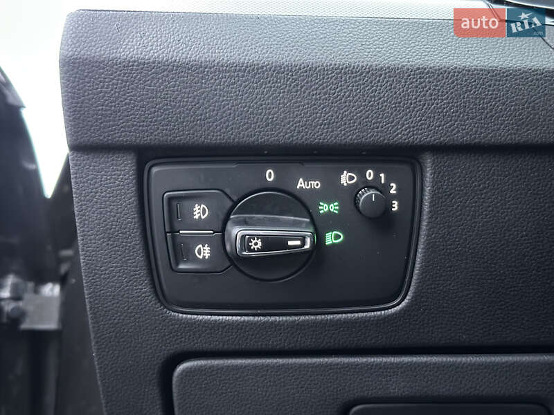 Універсал Volkswagen Passat 2017 в Харкові фото 34 Універсал Volkswagen Passat 2017 в Харкові