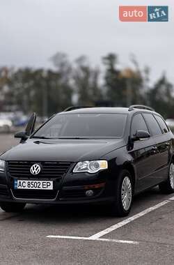 Универсал Volkswagen Passat 2010 в Киеве