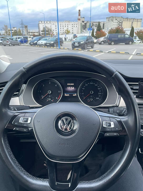 Универсал Volkswagen Passat 2016 в Ужгороде фото 13 Универсал Volkswagen Passat 2016 в Ужгороде