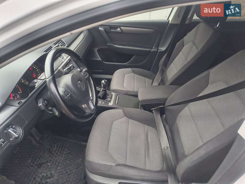 Универсал Volkswagen Passat 2011 в Бердичеве фото 27 Универсал Volkswagen Passat 2011 в Бердичеве