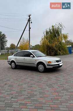 Седан Volkswagen Passat 1997 в Петриковке