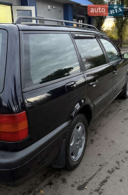Универсал Volkswagen Passat 1996 в  фото 16 Универсал Volkswagen Passat 1996 в