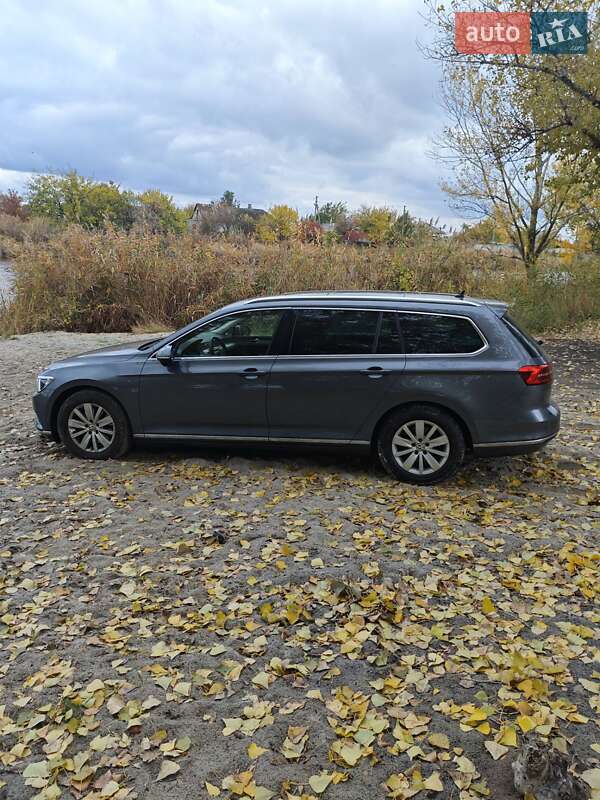 Універсал Volkswagen Passat 2016 в Дніпрі