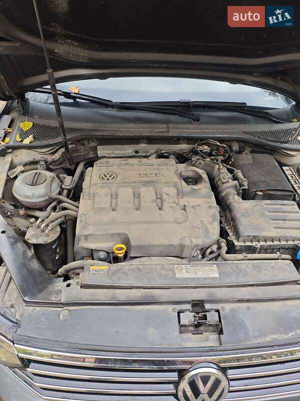 Універсал Volkswagen Passat 2016 в Дніпрі