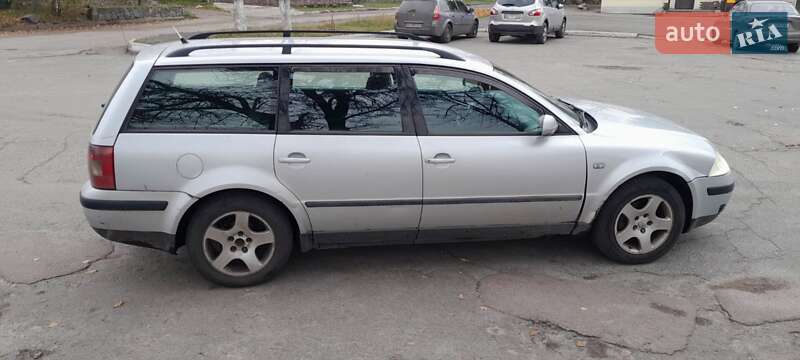Универсал Volkswagen Passat 2002 в Малине