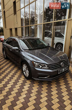 Седан Volkswagen Passat 2017 в 