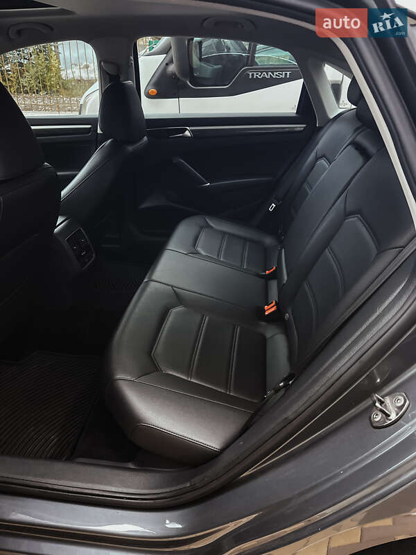 Седан Volkswagen Passat 2017 в Миколаєві