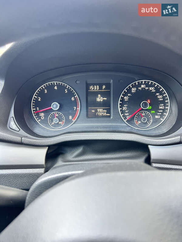 Седан Volkswagen Passat 2014 в Києві фото 10 Седан Volkswagen Passat 2014 в Києві