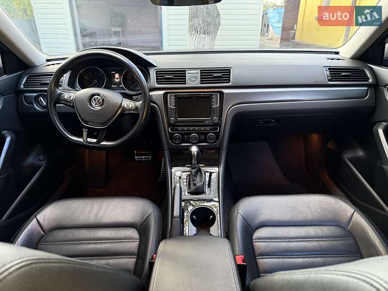 Седан Volkswagen Passat 2016 в Кривом Роге