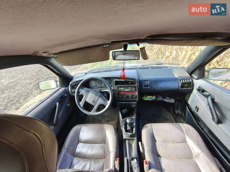 Универсал Volkswagen Passat 1990 в Дубно