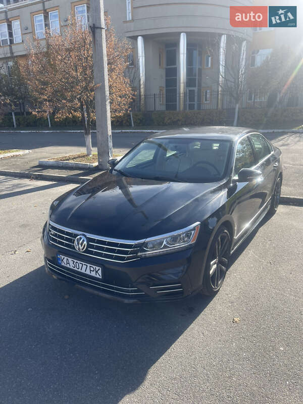 Седан Volkswagen Passat 2016 в Киеве фото Седан Volkswagen Passat 2016 в Киеве