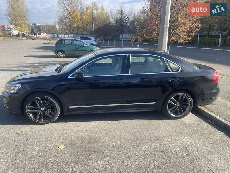 Седан Volkswagen Passat 2016 в Киеве фото 3 Седан Volkswagen Passat 2016 в Киеве