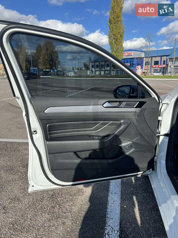 Универсал Volkswagen Passat 2021 в Житомире фото 20 Универсал Volkswagen Passat 2021 в Житомире