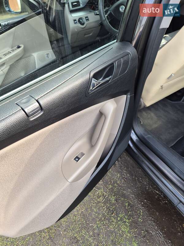 Седан Volkswagen Passat 2008 в Ивано-Франковске