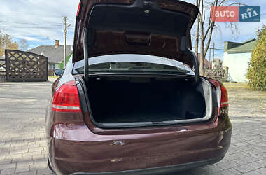 Седан Volkswagen Passat 2013 в 