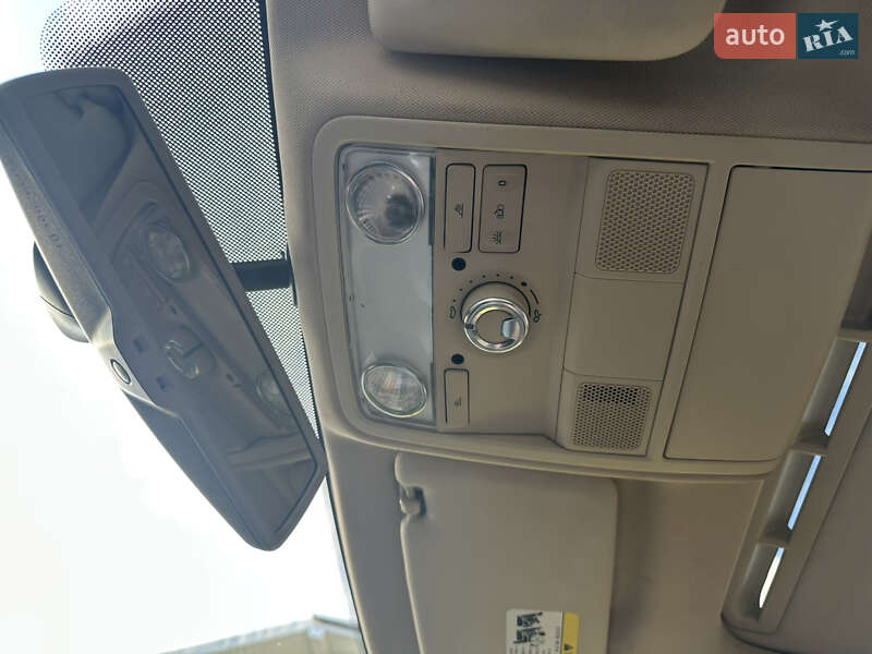 Седан Volkswagen Passat 2013 в Брошневі-Облозі