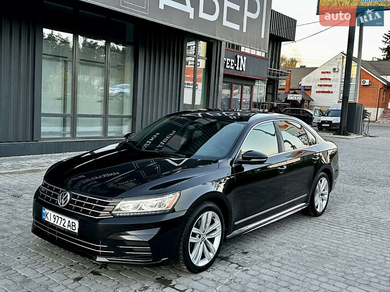 Седан Volkswagen Passat 2016 в Киеве