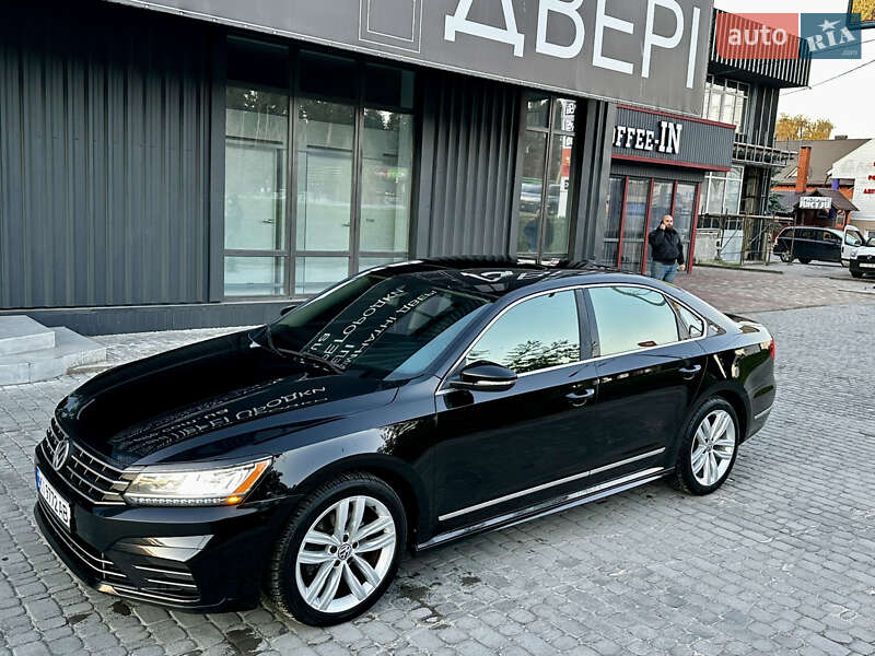 Седан Volkswagen Passat 2016 в Киеве