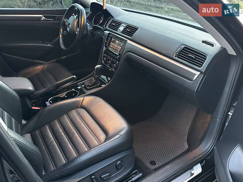 Седан Volkswagen Passat 2016 в Киеве