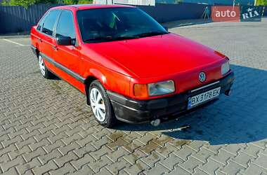 Седан Volkswagen Passat 1990 в  фото 4 Седан Volkswagen Passat 1990 в
