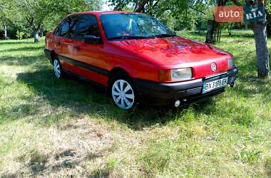 Седан Volkswagen Passat 1990 в  Седан Volkswagen Passat 1990 в
