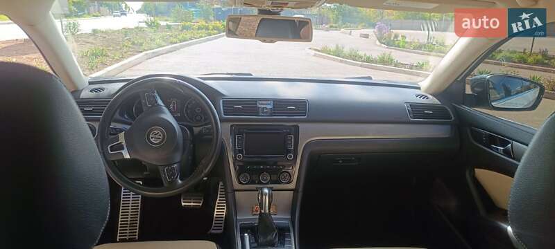 Седан Volkswagen Passat 2014 в Кривом Роге