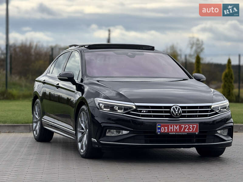 Седан Volkswagen Passat 2022 в Луцьку