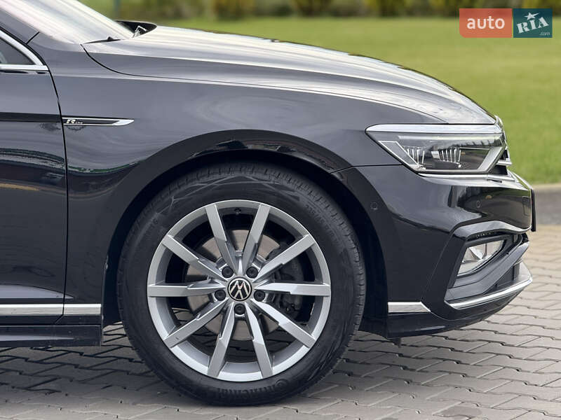 Седан Volkswagen Passat 2022 в Луцьку
