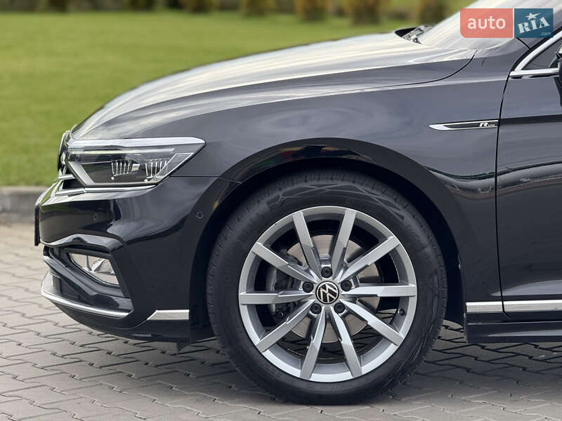 Седан Volkswagen Passat 2022 в Луцьку