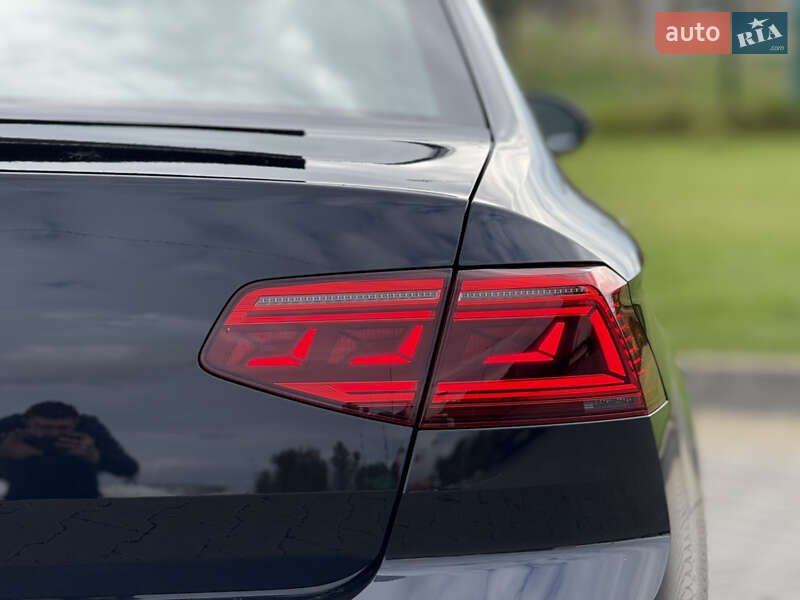 Седан Volkswagen Passat 2022 в Луцьку