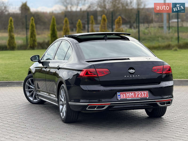 Седан Volkswagen Passat 2022 в Луцьку