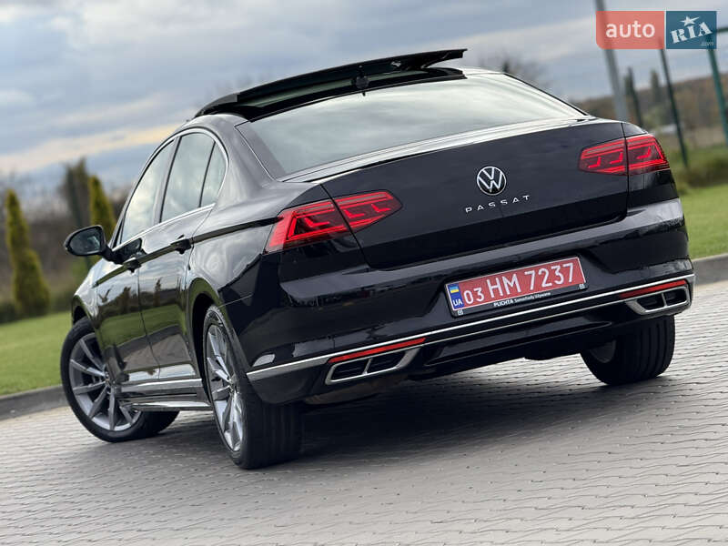 Седан Volkswagen Passat 2022 в Луцьку