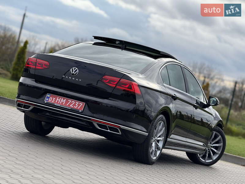 Седан Volkswagen Passat 2022 в Луцьку