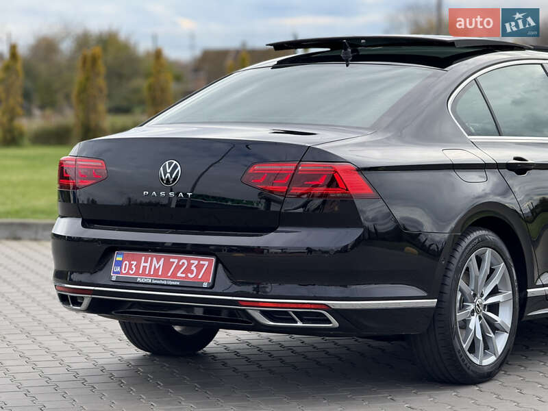 Седан Volkswagen Passat 2022 в Луцьку