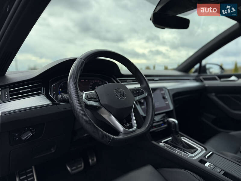 Седан Volkswagen Passat 2022 в Луцьку