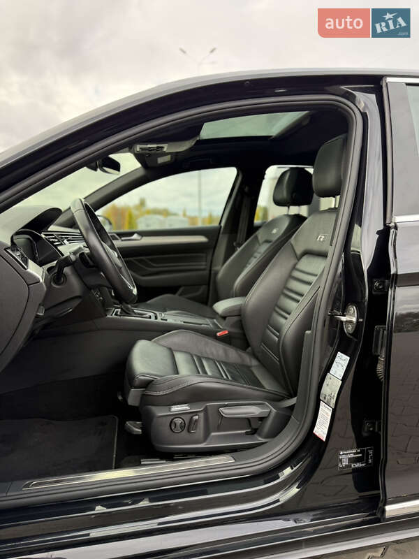 Седан Volkswagen Passat 2022 в Луцьку