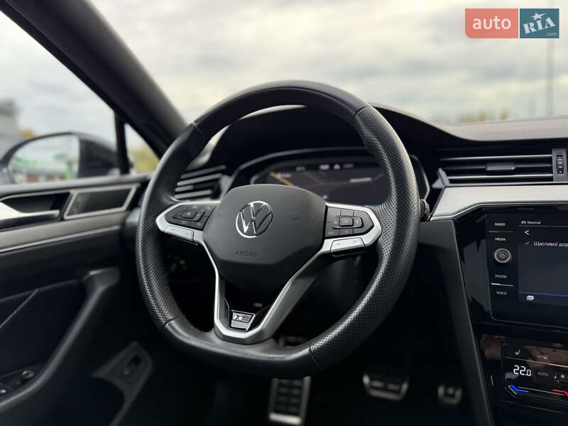 Седан Volkswagen Passat 2022 в Луцьку