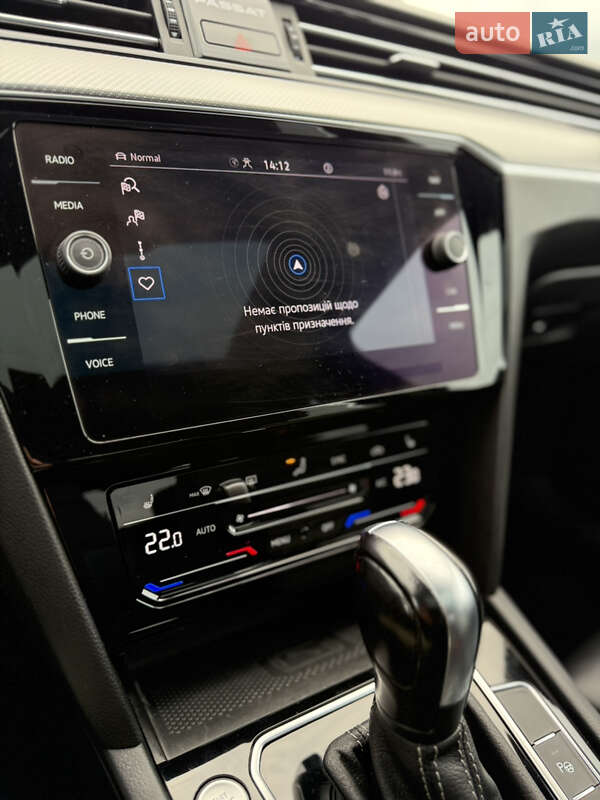 Седан Volkswagen Passat 2022 в Луцьку