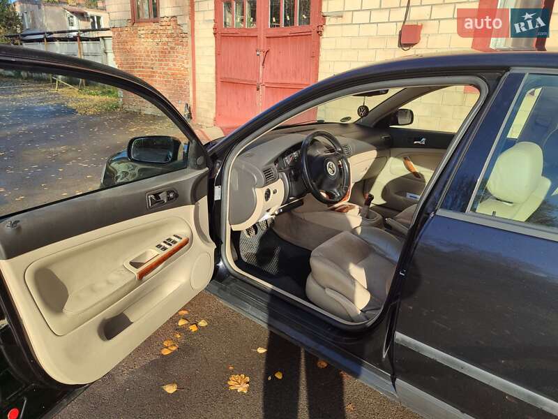 Седан Volkswagen Passat 1999 в Чернигове