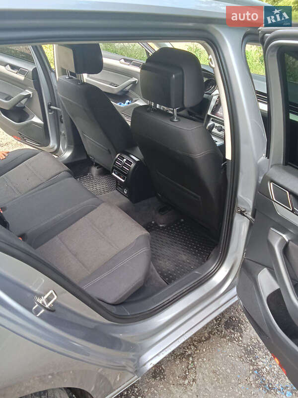 Универсал Volkswagen Passat 2018 в Львове